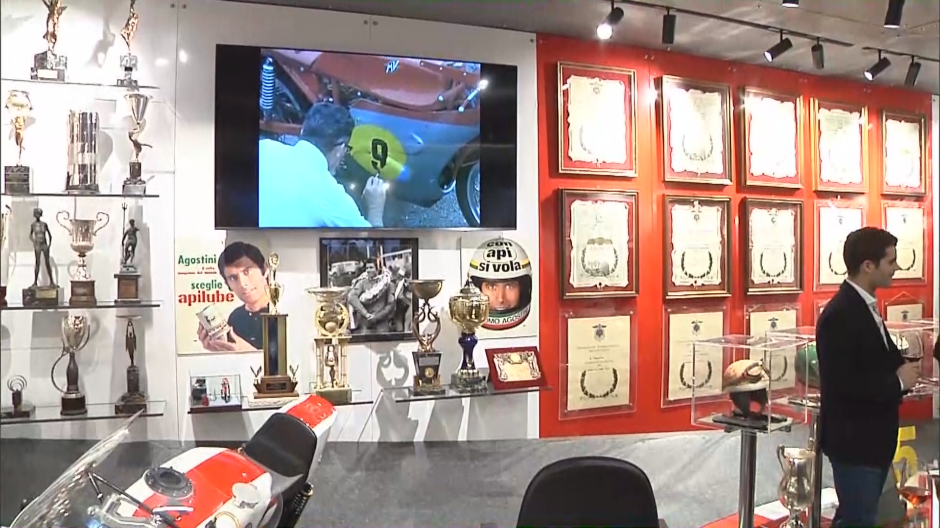 A Bergamo apre la Sala dei Trofei del campione Giacomo Agostini