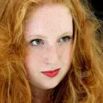 Capelli secchi e sfibrati: i rimedi naturali e low cost per infoltirli